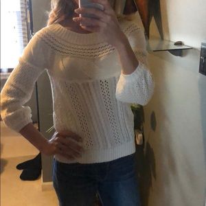 White 3/4 sleeve sweater